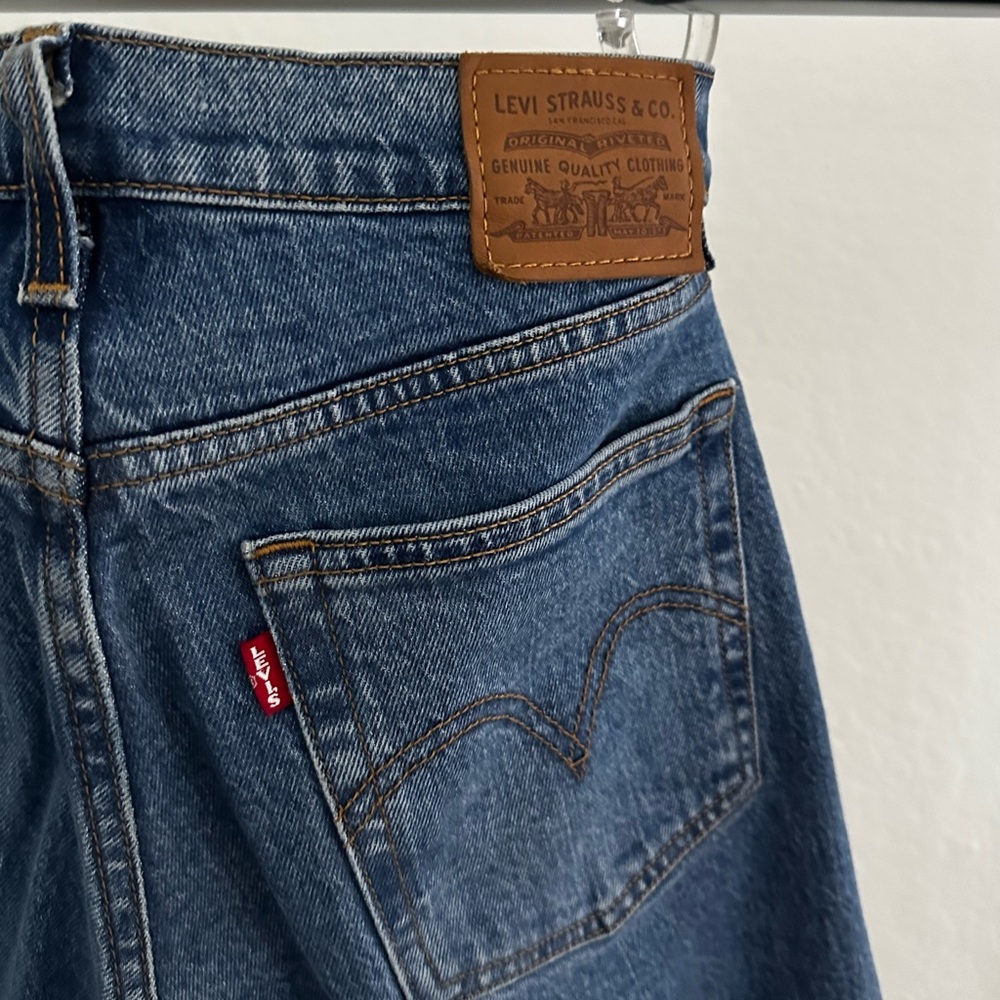 Levi’s Wedgie Straight Jean